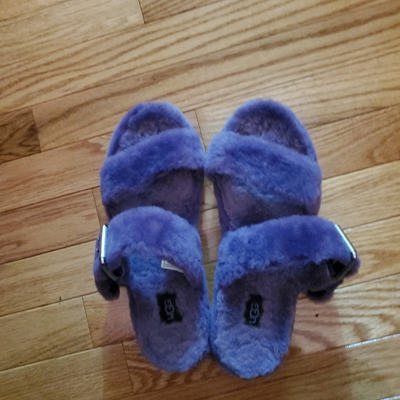 Ugg Slippers - Picture 2 of 7